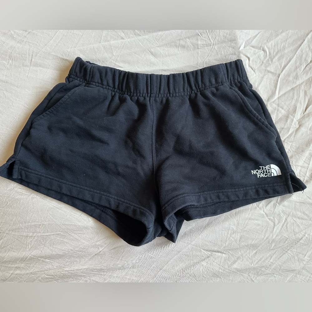 THE NORTH FACE Logo Shorts